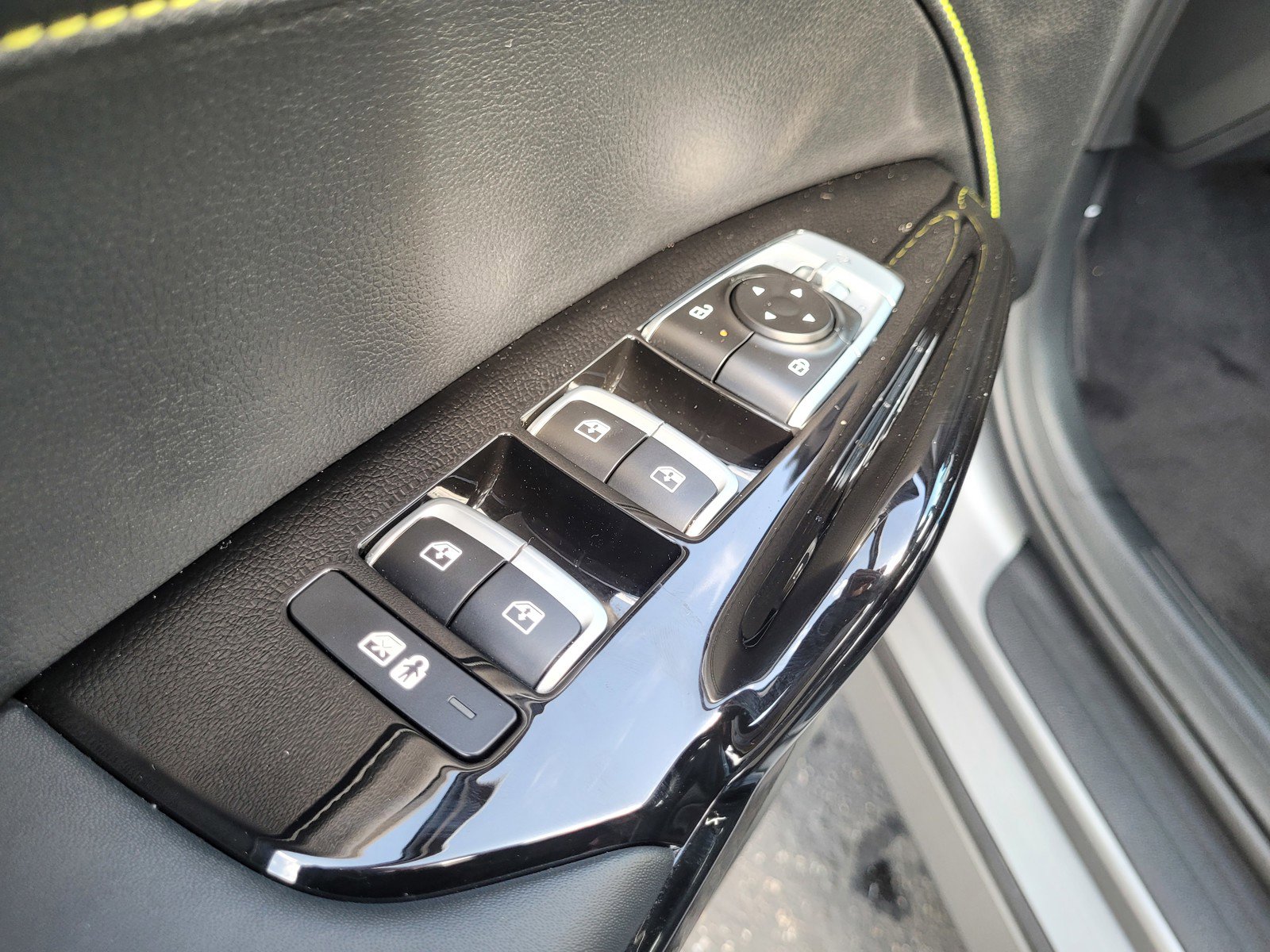 Used 2025 Kia K5 GT w/ GT1 Package FWD image 26