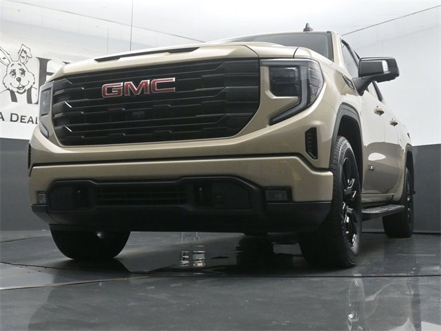 Used 2022 GMC Sierra 1500 Elevation w/ Elevation Premium Package image 4