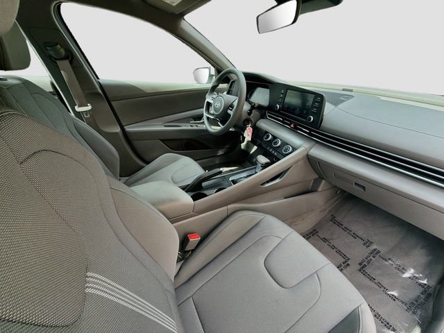 Certified 2025 Hyundai Elantra SE FWD image 26