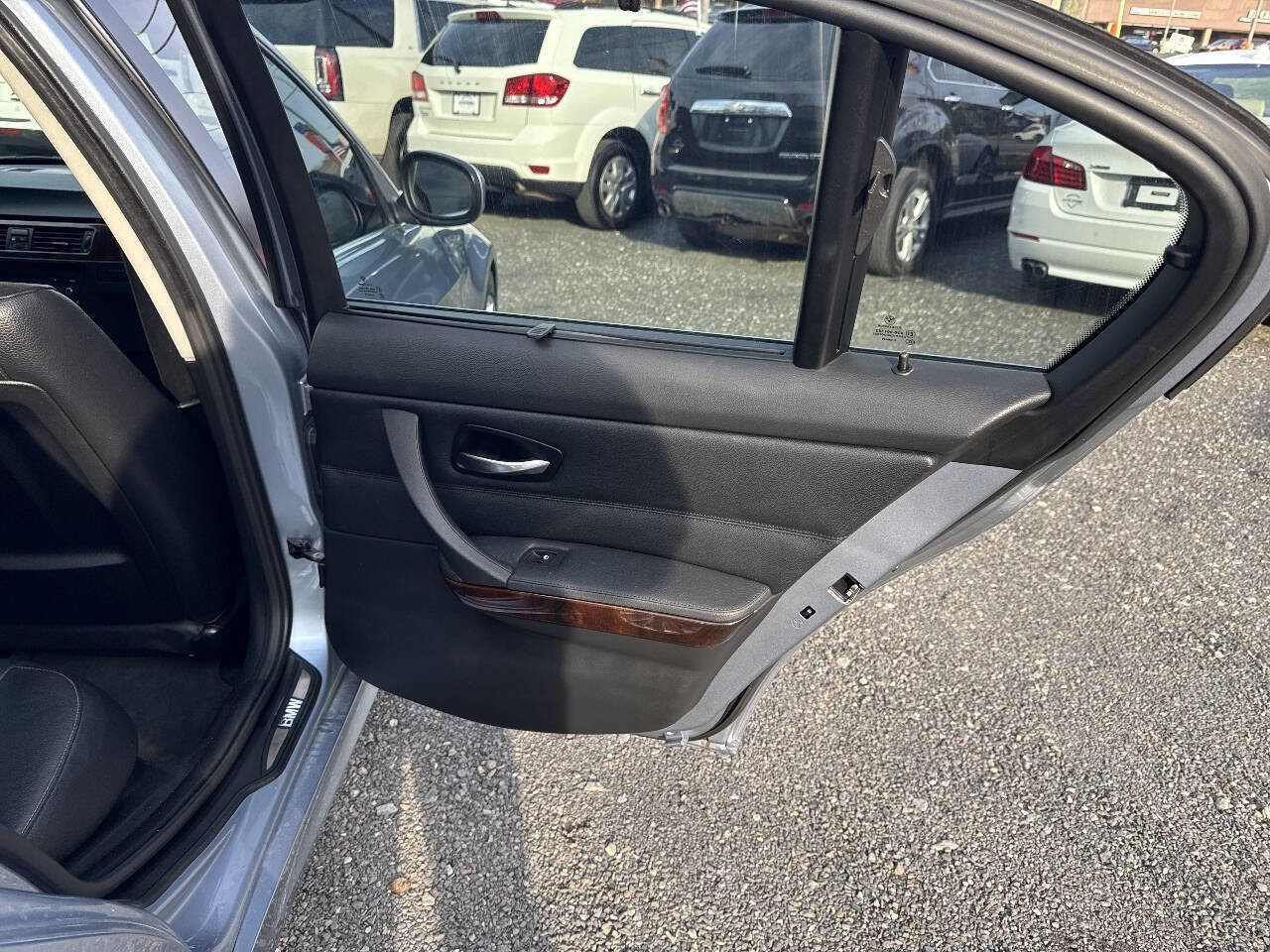 Used 2011 BMW 335i 335i 4dr Sedan image 15