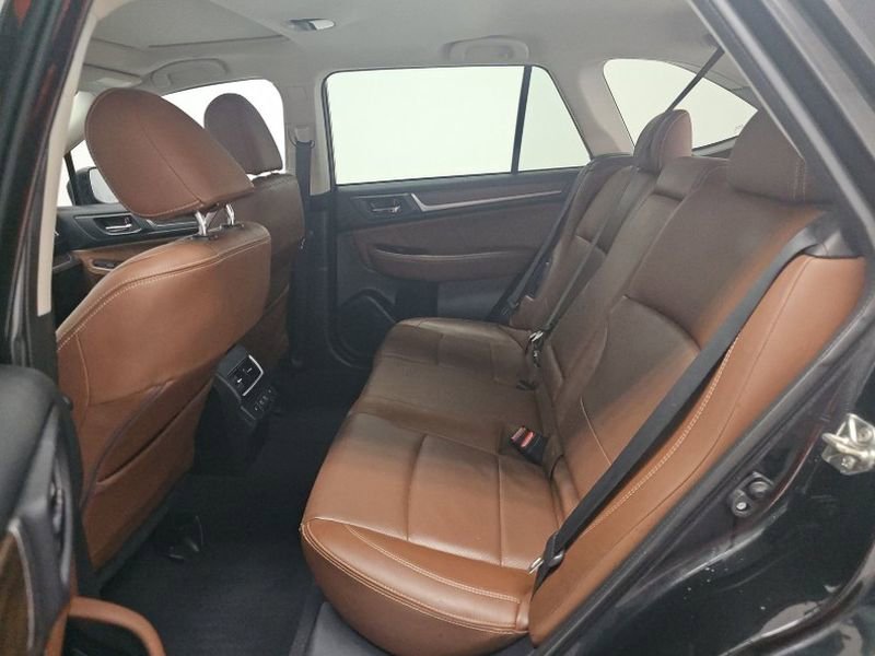 Used 2019 Subaru Outback 3.6R Touring image 12