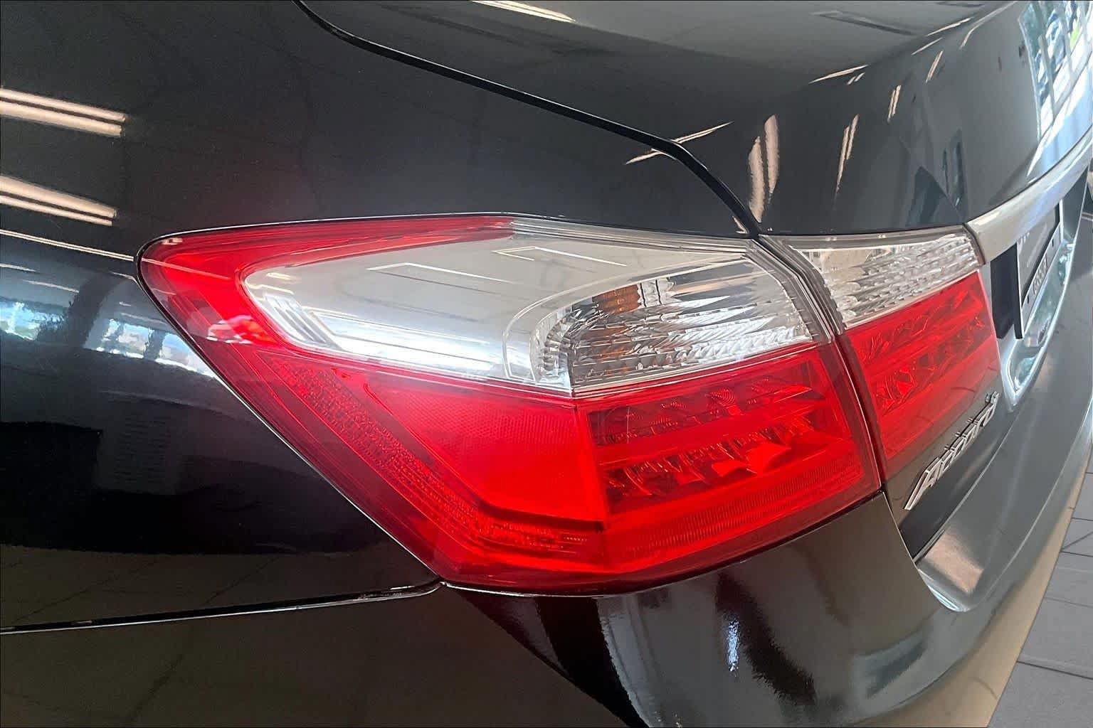 Used 2015 Honda Accord EX-L image 25