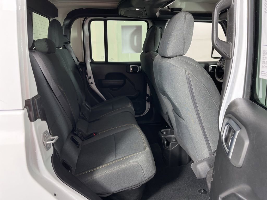 Used 2024 Jeep Gladiator Sport image 7