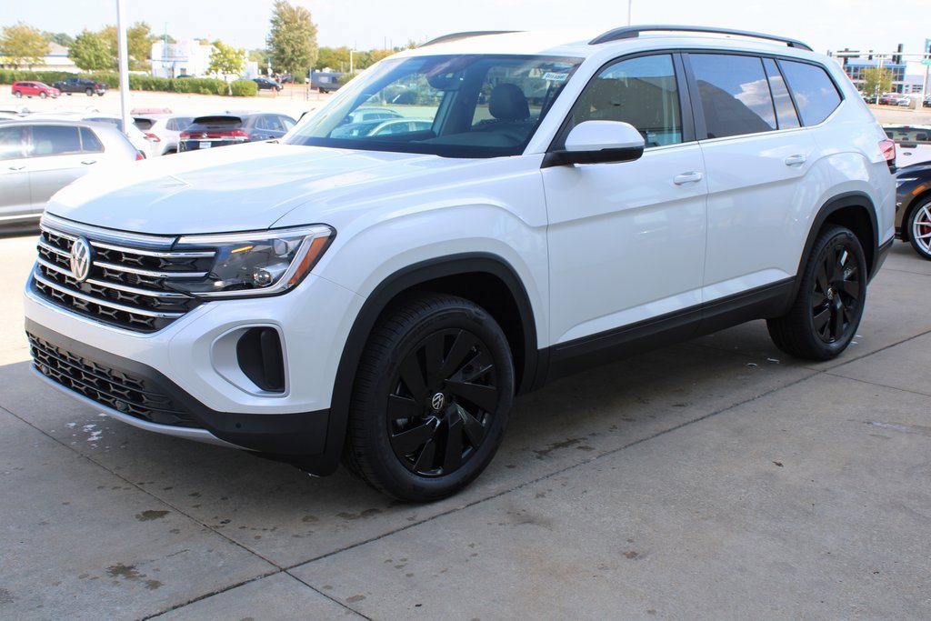 New 2026 Volkswagen Atlas SE image 3