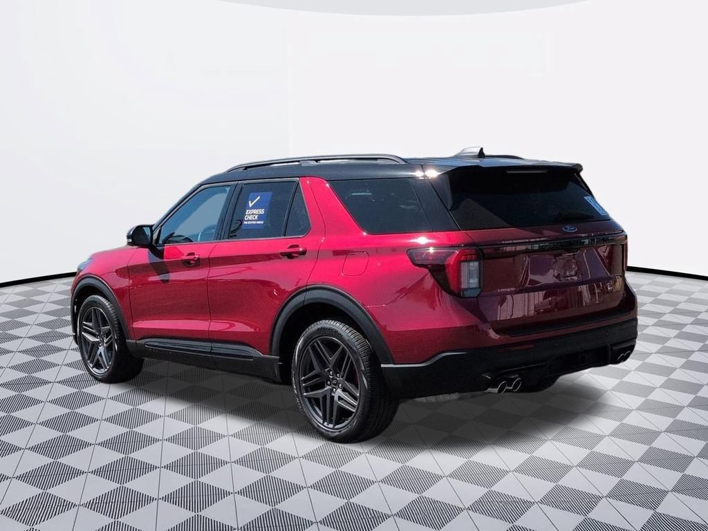 Used 2025 Ford Explorer ST AWD/4WD image 3