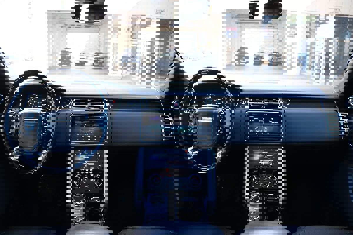 Used 2018 Land Rover Range Rover HSE image 11