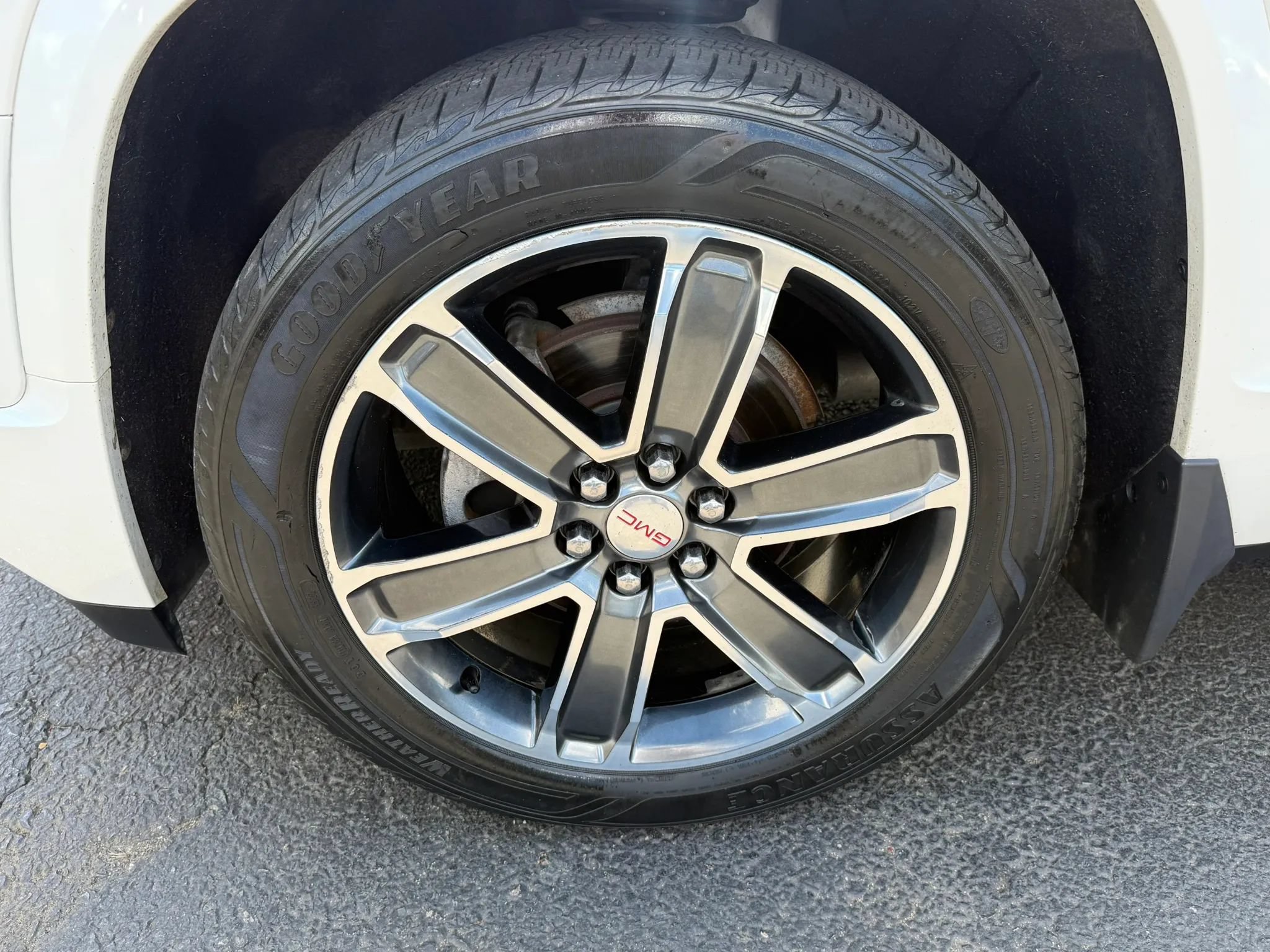 Used 2018 GMC Acadia Denali w/ Technology Package AWD/4WD image 9