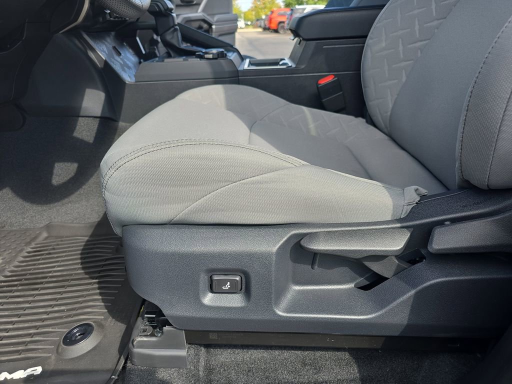 Used 2025 Toyota Tacoma SR5 image 30