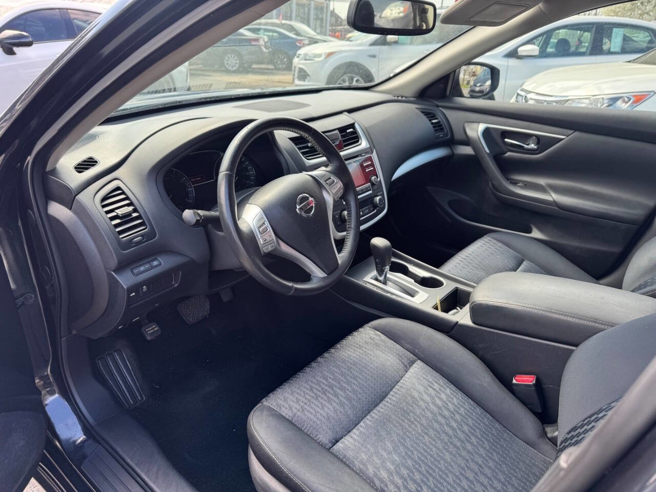 Used 2016 Nissan Altima 2.5 SV w/ Convenience Package image 10