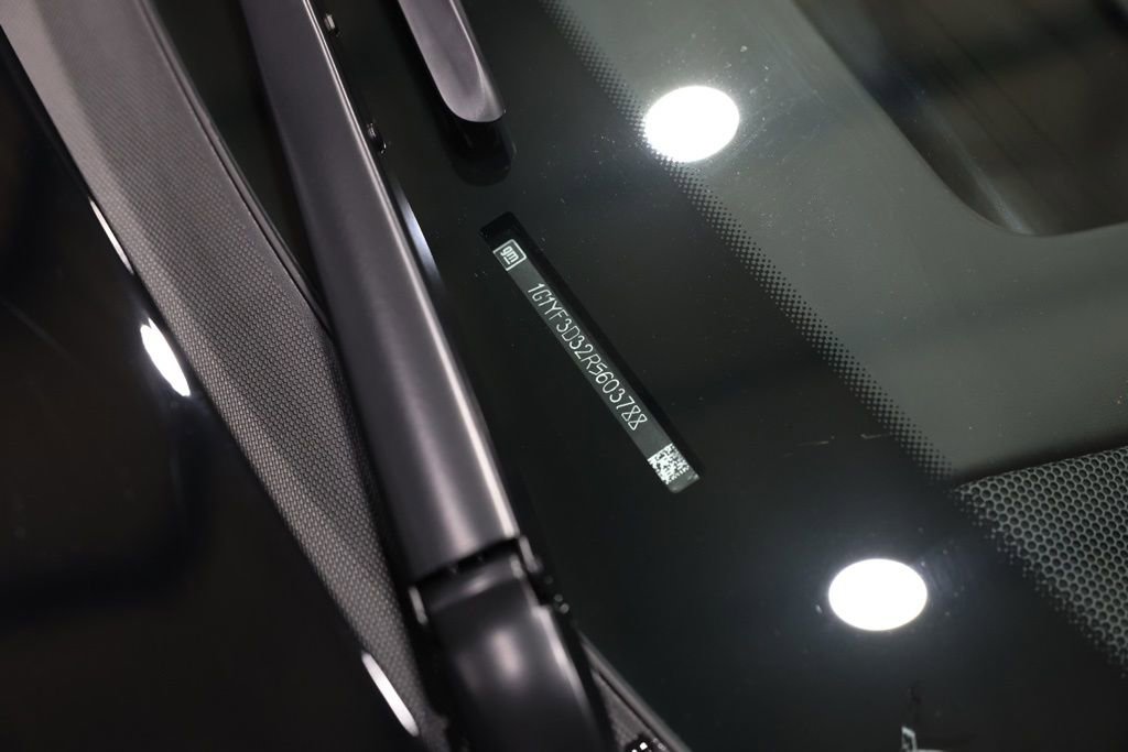 Used 2024 Chevrolet Corvette Z06 w/ Stealth Interior Trim Package image 17