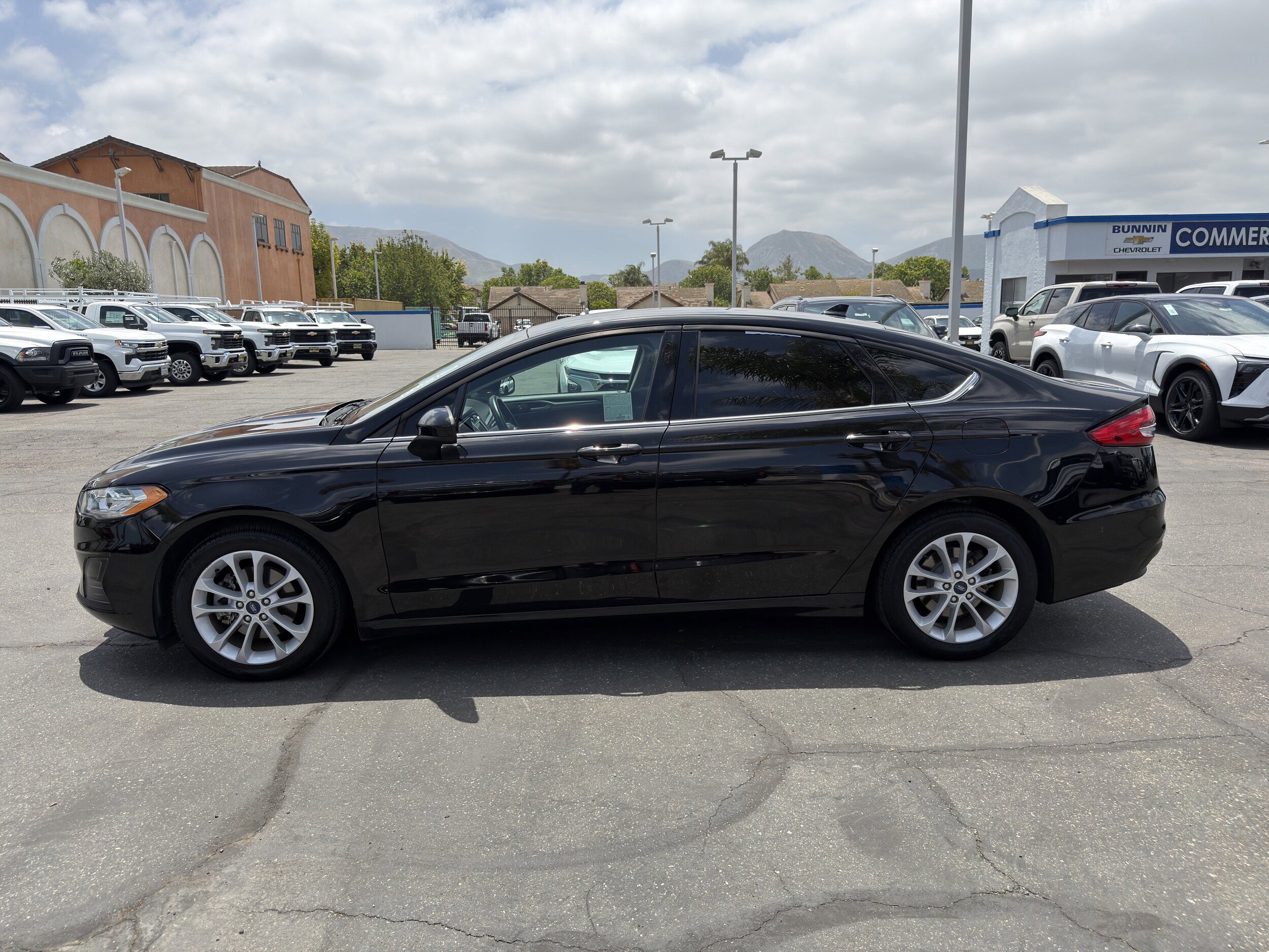 Used 2020 Ford Fusion SE FWD image 5