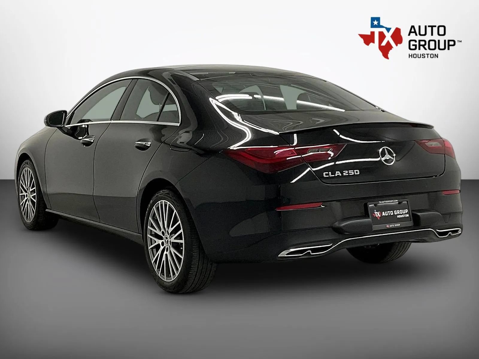Used 2024 Mercedes-Benz CLA 250 image 3