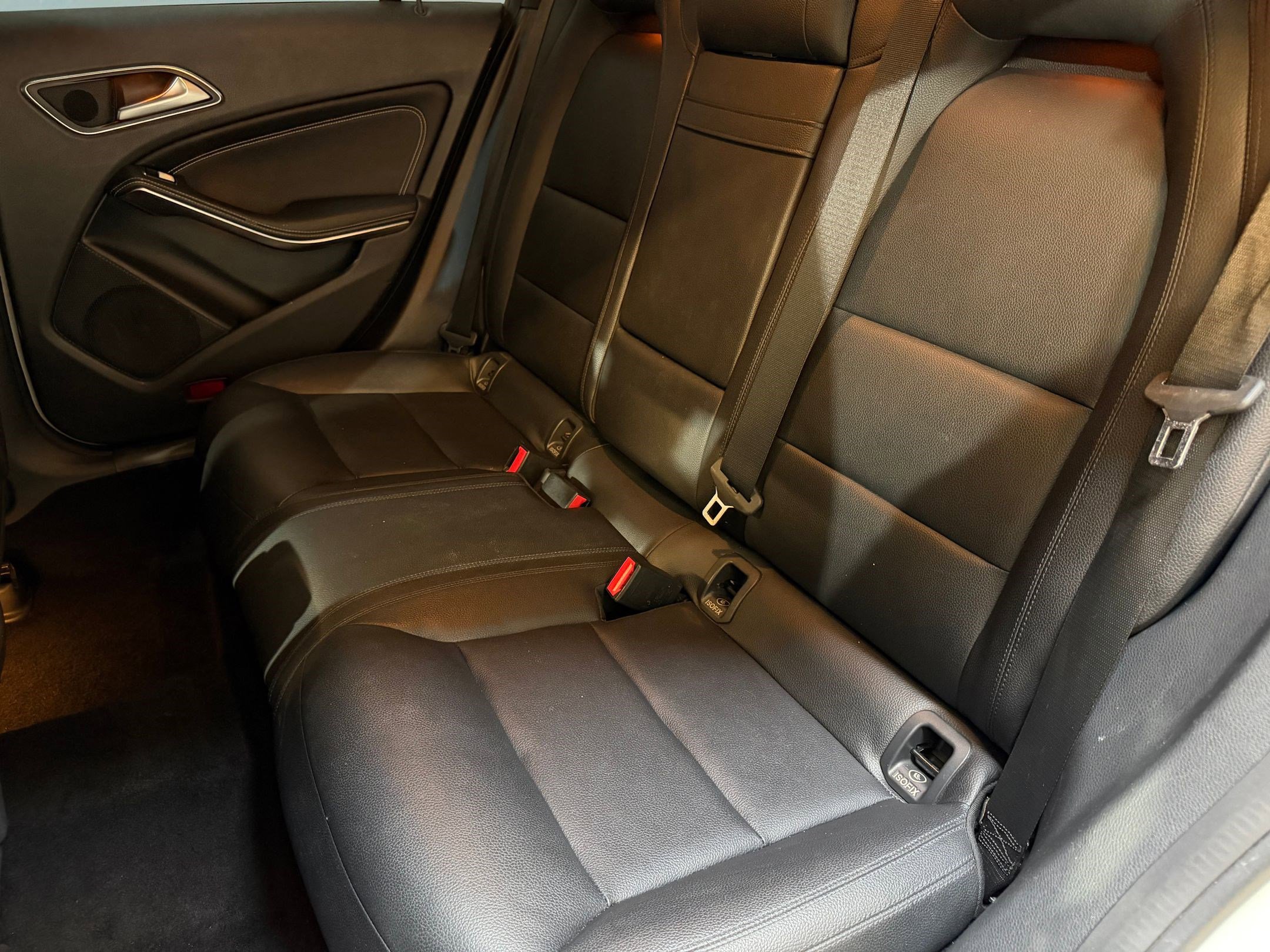 Used 2015 Mercedes-Benz CLA 250 image 34