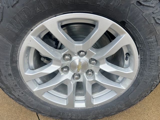 Used 2021 Chevrolet Silverado 1500 LT AWD/4WD image 12