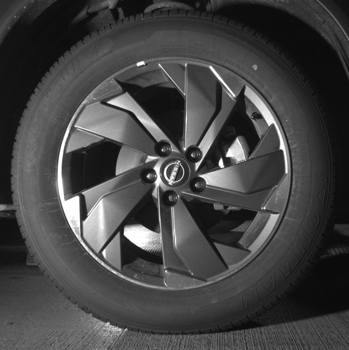 Used 2025 Nissan Rogue SV FWD image 13
