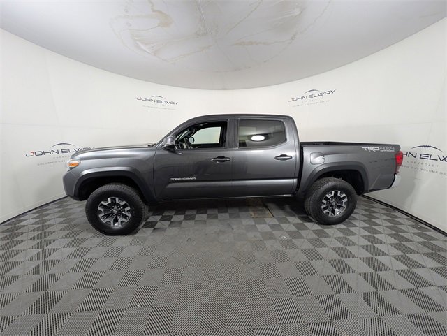 Used 2019 Toyota Tacoma TRD Off-Road image 2