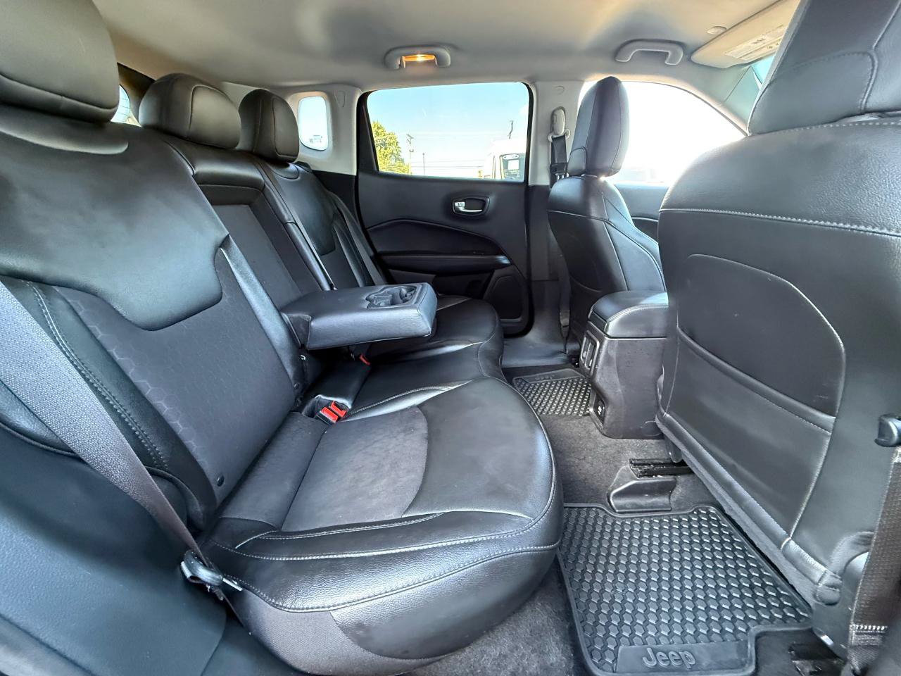 Used 2020 Jeep Compass Latitude FWD image 37