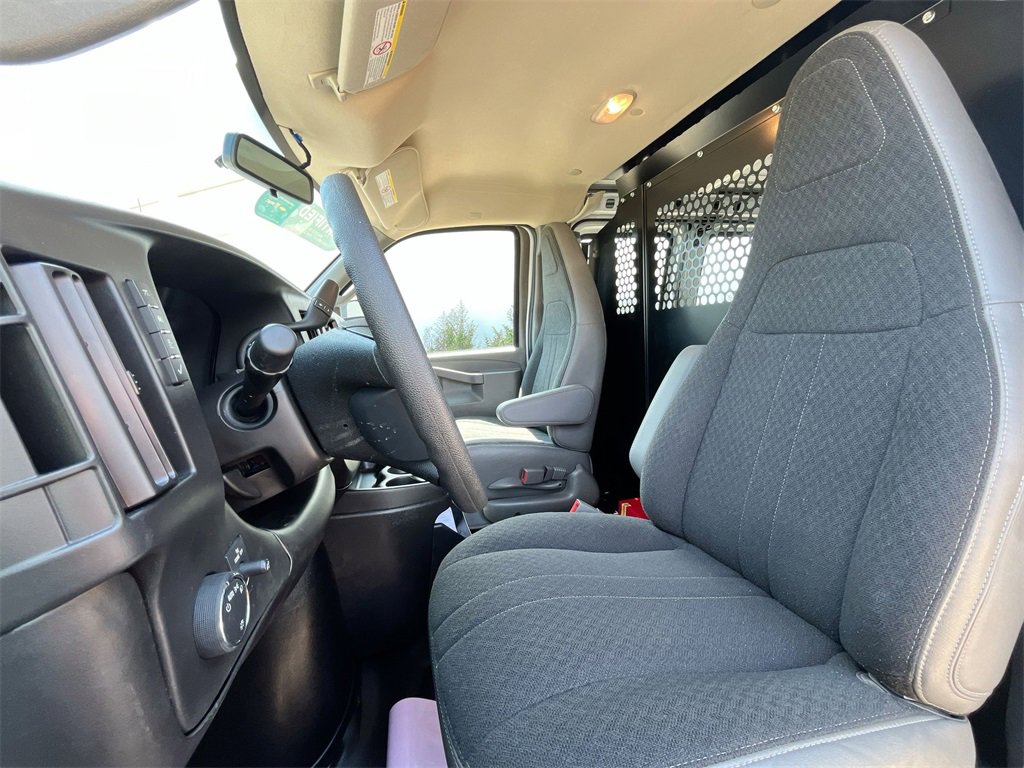 Used 2024 GMC Savana 2500 w/ Driver Convenience Package image 13