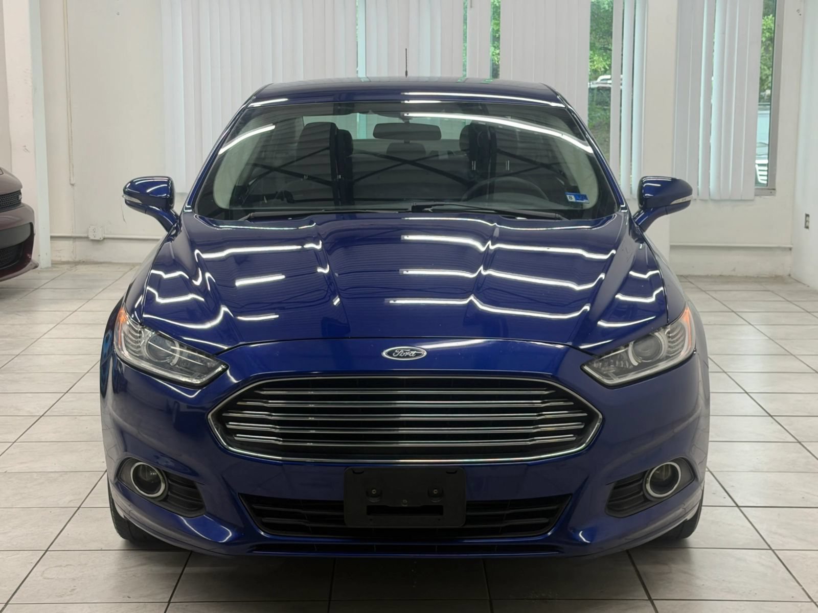 Used 2014 Ford Fusion SE FWD image 2