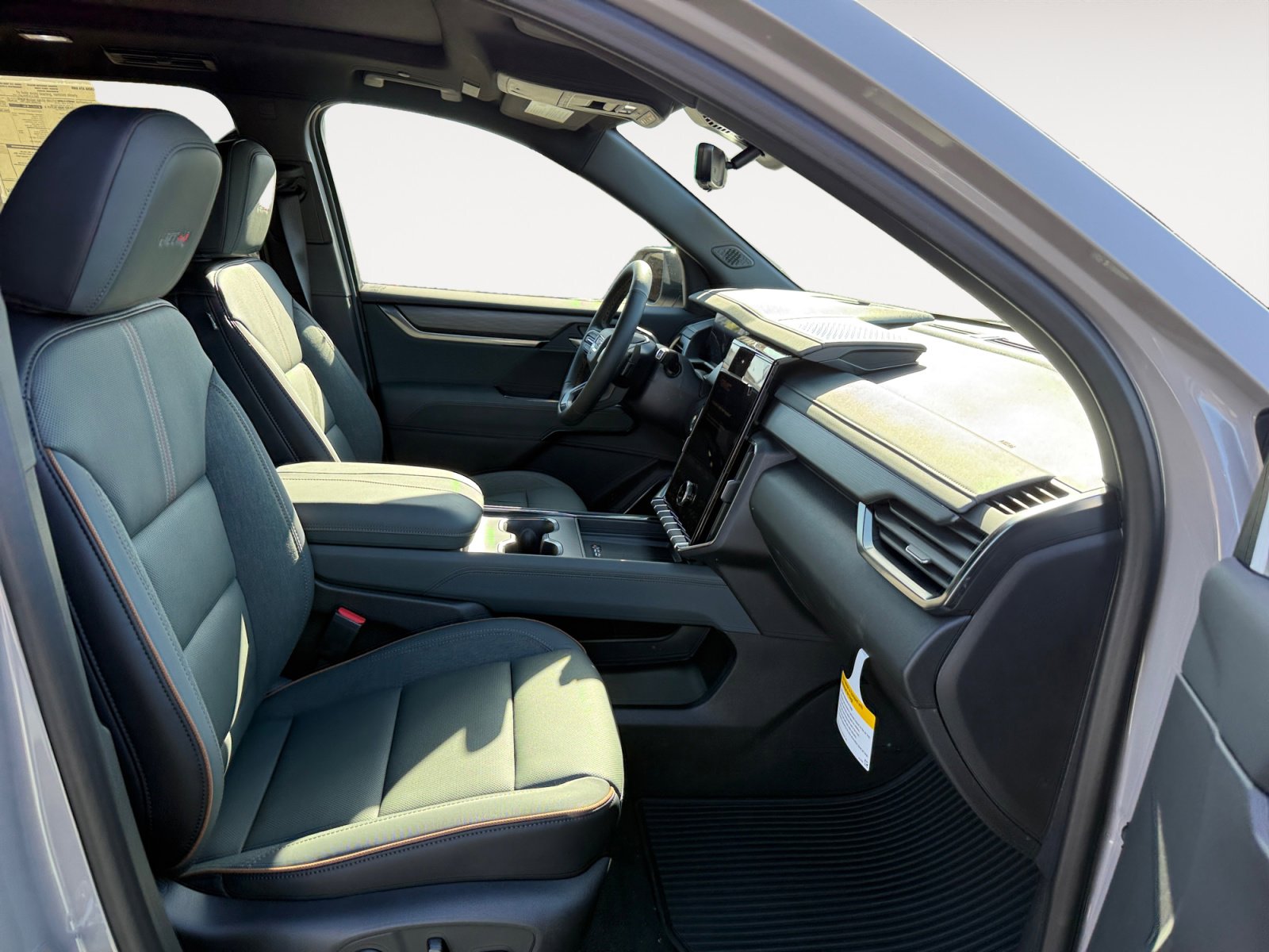 New 2026 GMC Acadia AT4 w/ Luxury Package image 19