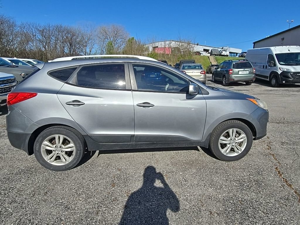 Used 2010 Hyundai Tucson GLS image 9