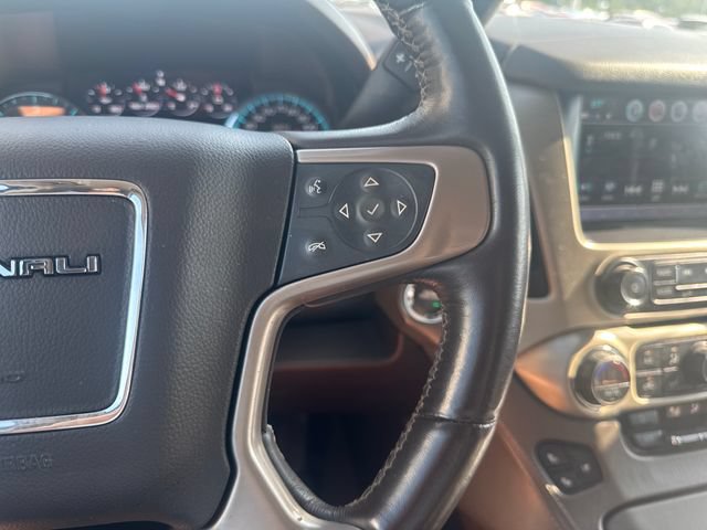 Used 2020 GMC Yukon Denali w/ Denali Premium Package AWD/4WD image 17