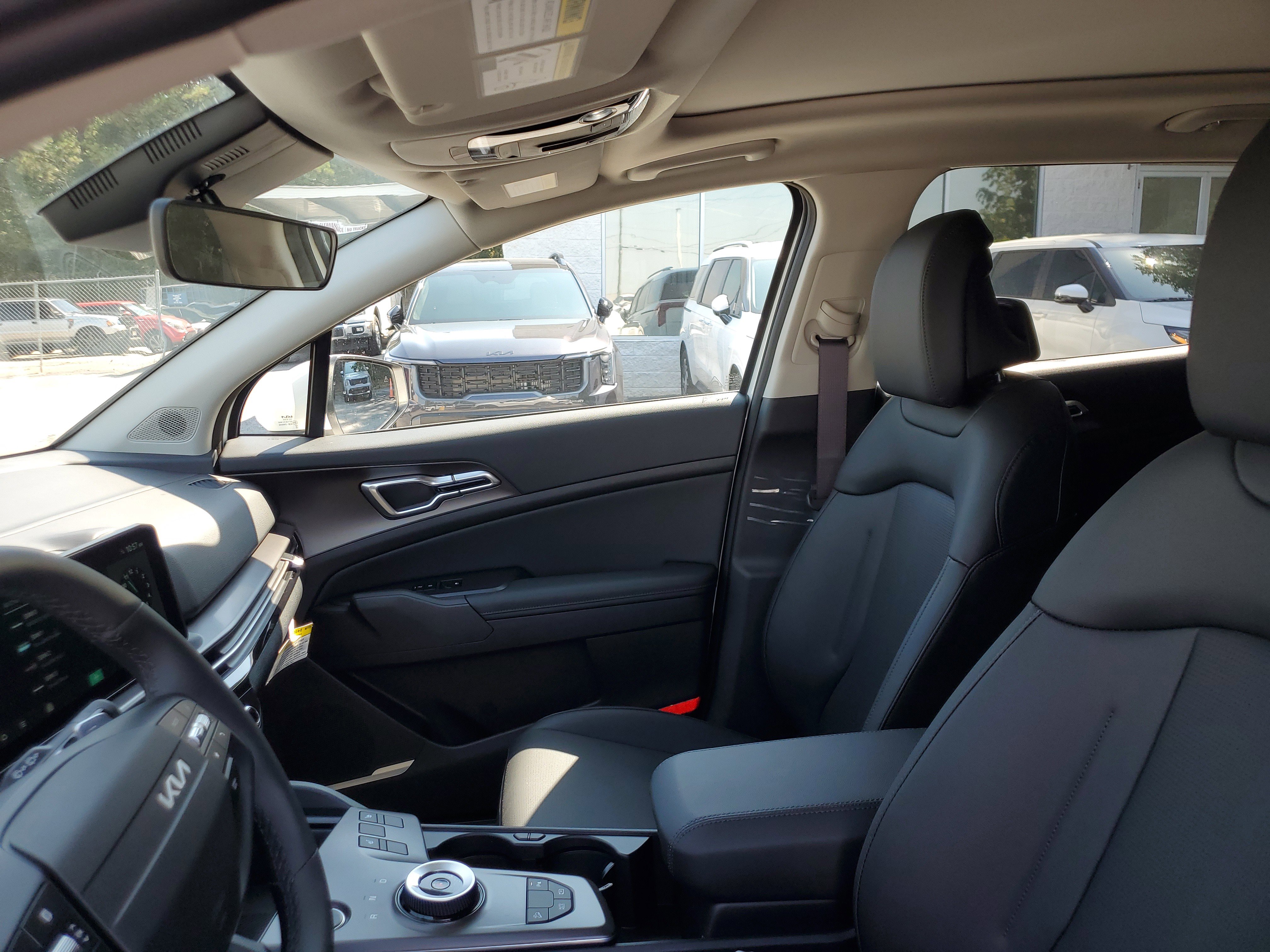 New 2026 Kia Sportage EX image 17