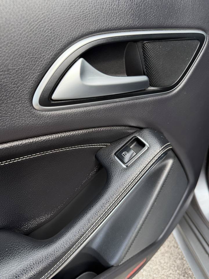 Used 2015 Mercedes-Benz CLA 250 image 35