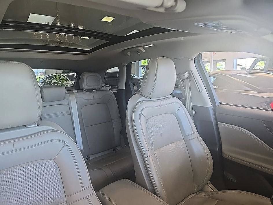 Used 2022 Lincoln Corsair AWD w/ Premium Package image 43