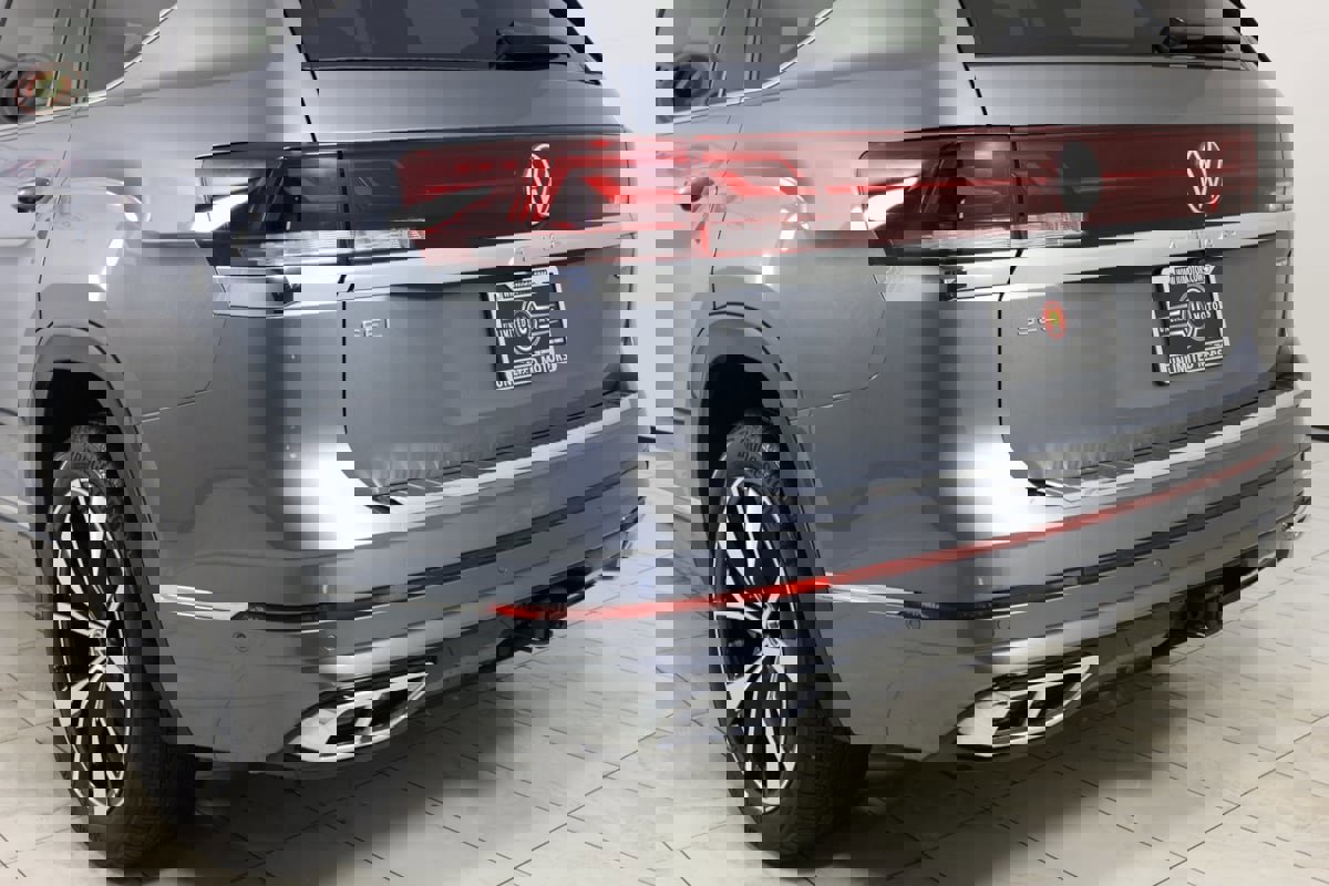 Used 2024 Volkswagen Atlas SEL Premium R-Line image 47