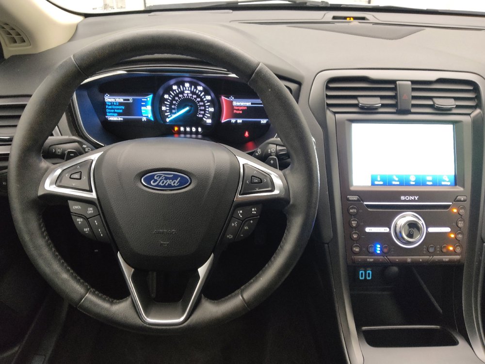 Used 2020 Ford Fusion Titanium FWD image 22
