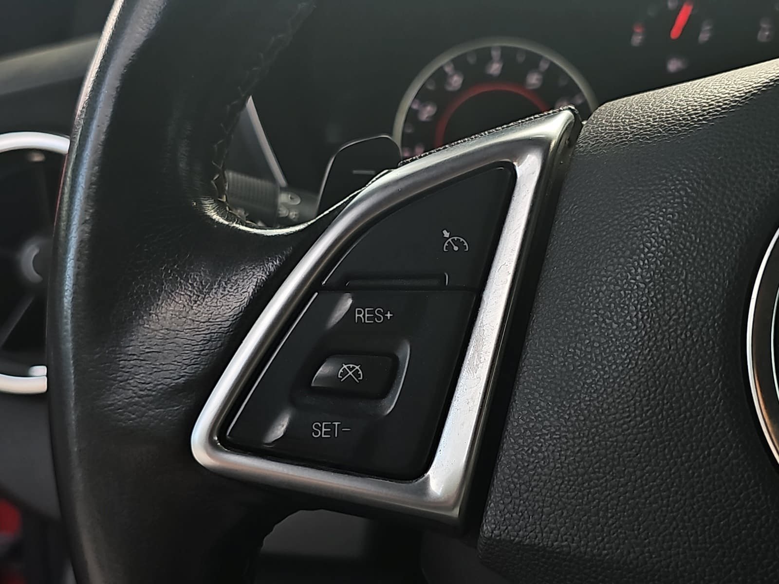 Used 2020 Chevrolet Camaro LT RWD image 14