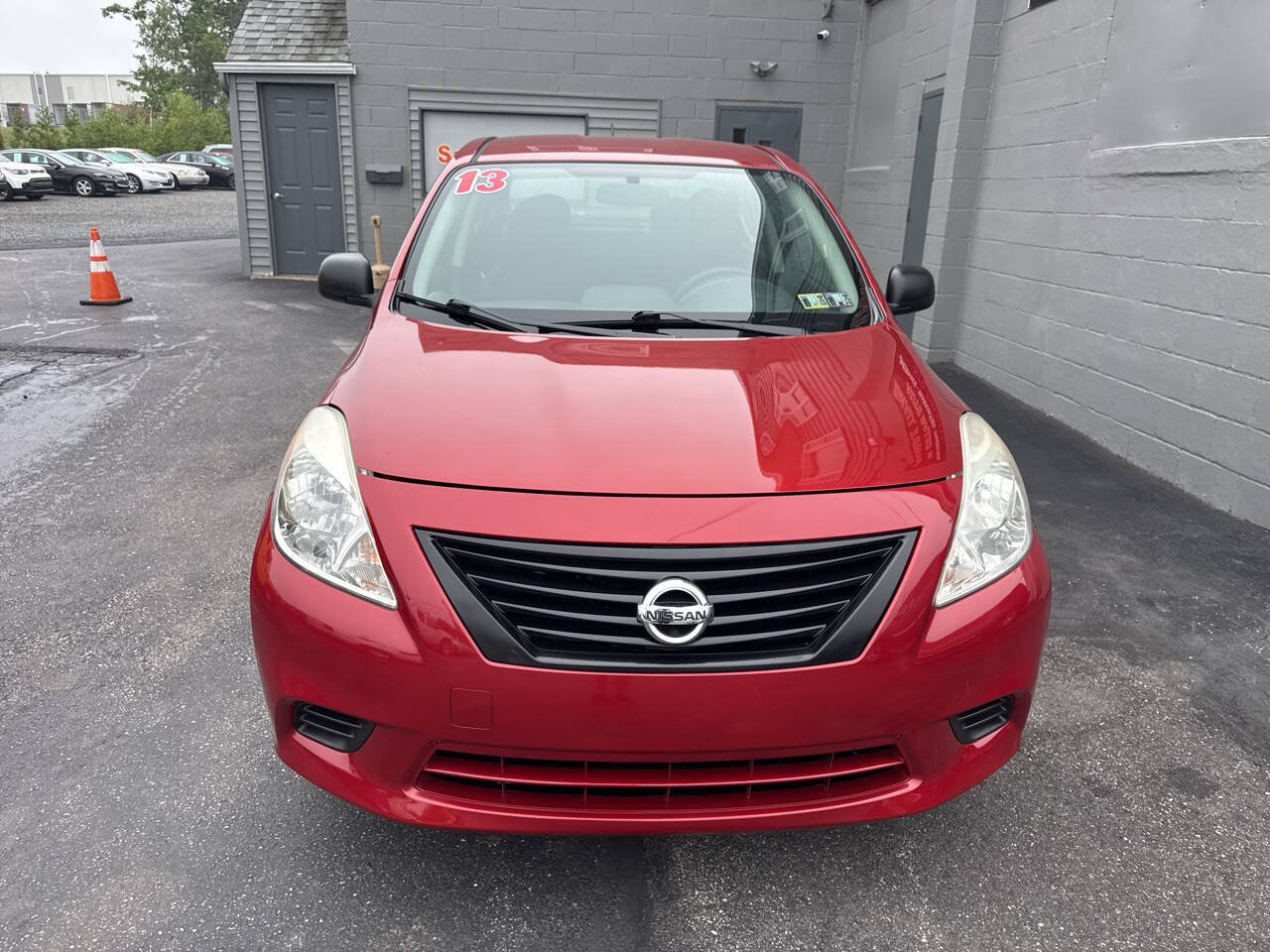 Used 2013 Nissan Versa S Plus FWD image 2