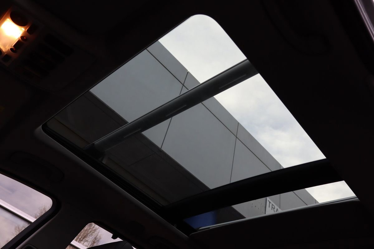 Used 2010 BMW 535i xDrive Wagon image 26