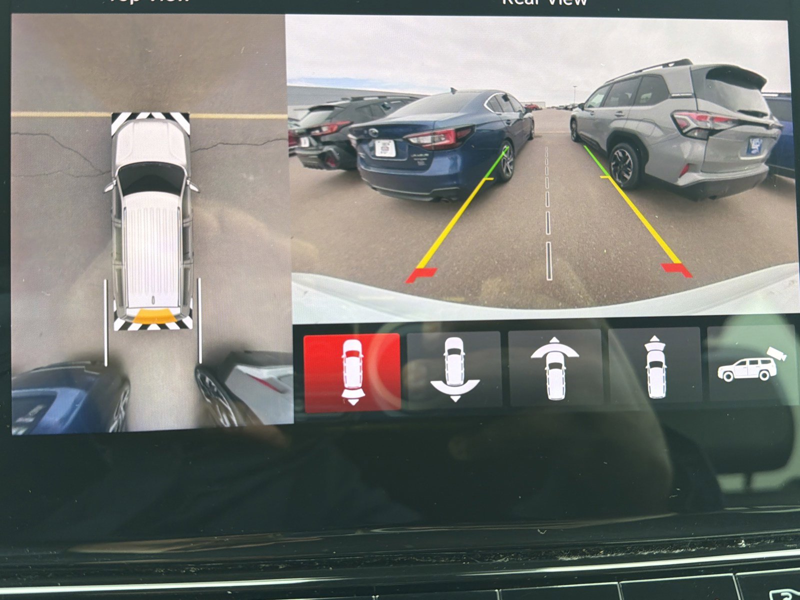 Used 2025 Jeep Wagoneer L Series III AWD/4WD image 27