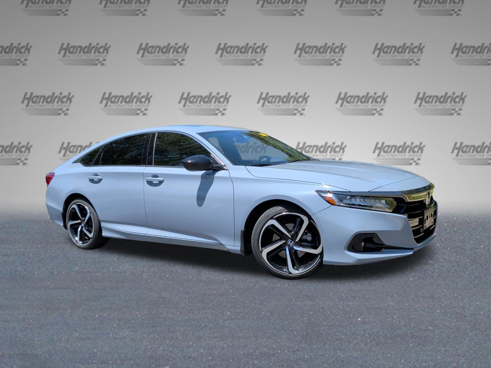 Used 2022 Honda Accord Sport image 2