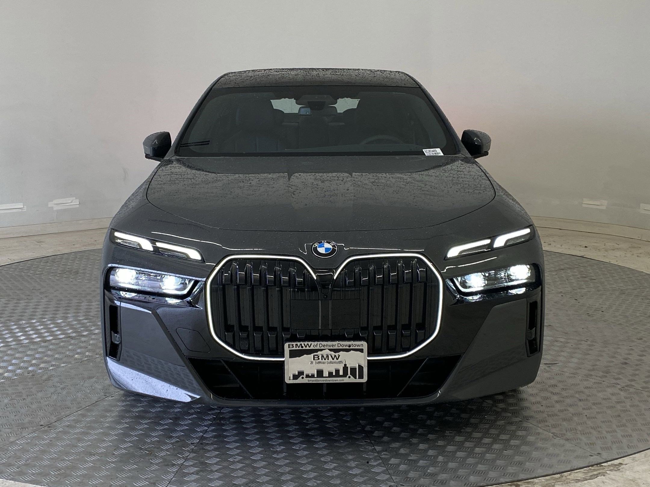 Used 2025 BMW 740i xDrive image 5