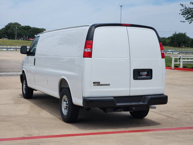 New 2025 Chevrolet Express 2500 Extended RWD image 3