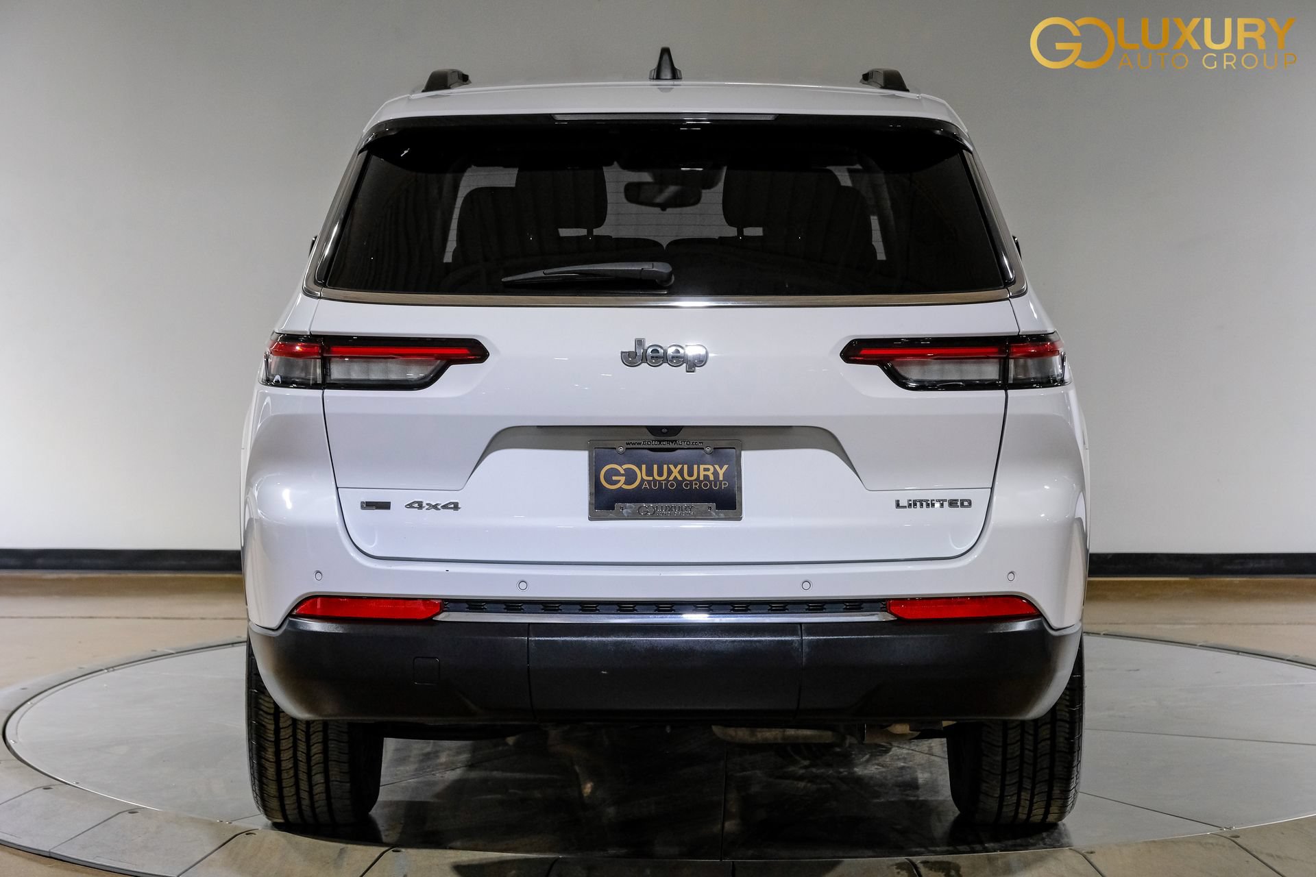 Used 2023 Jeep Grand Cherokee L Limited AWD/4WD image 11
