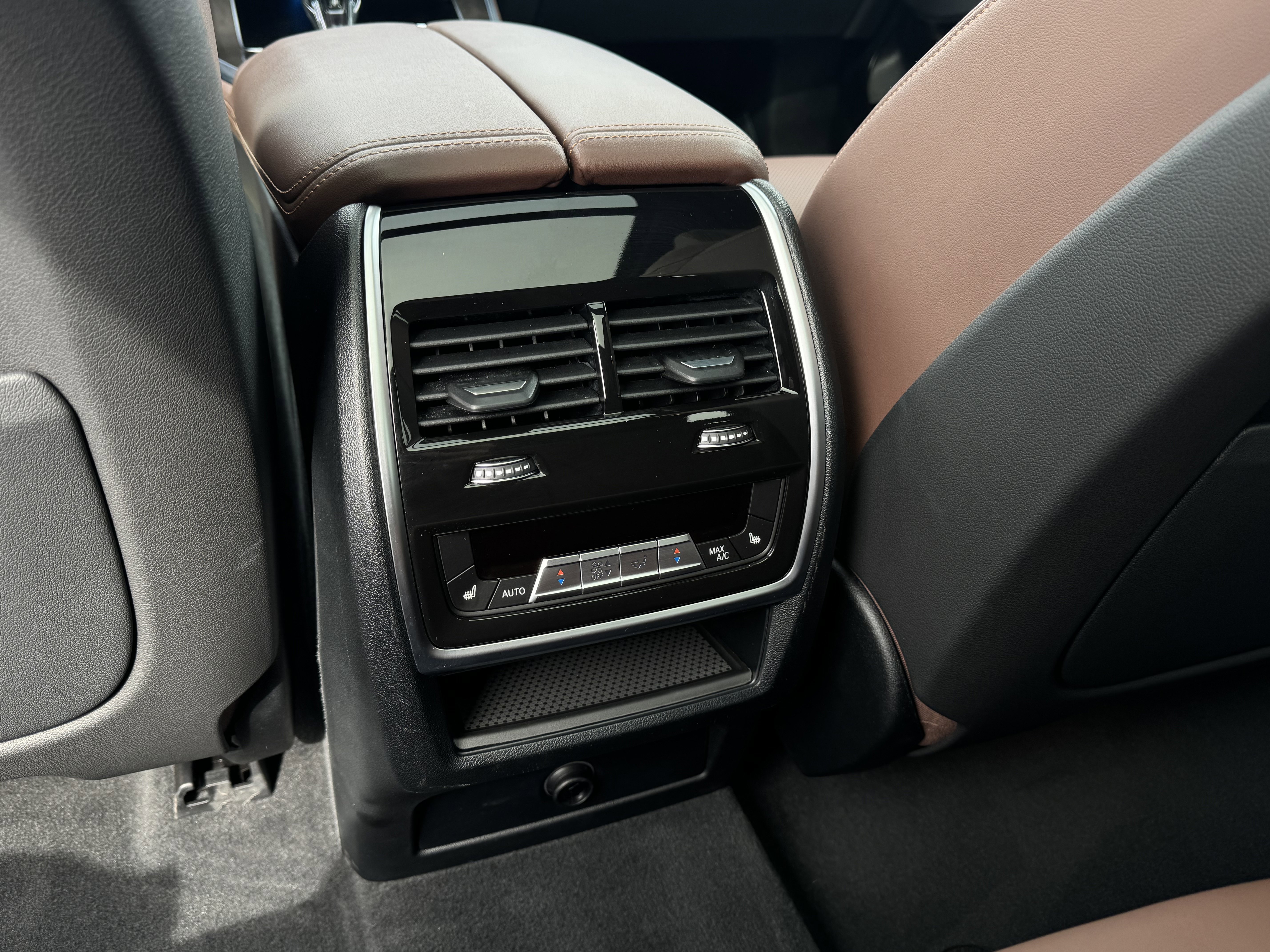 Used 2023 BMW X5 xDrive45e w/ Executive Package image 27