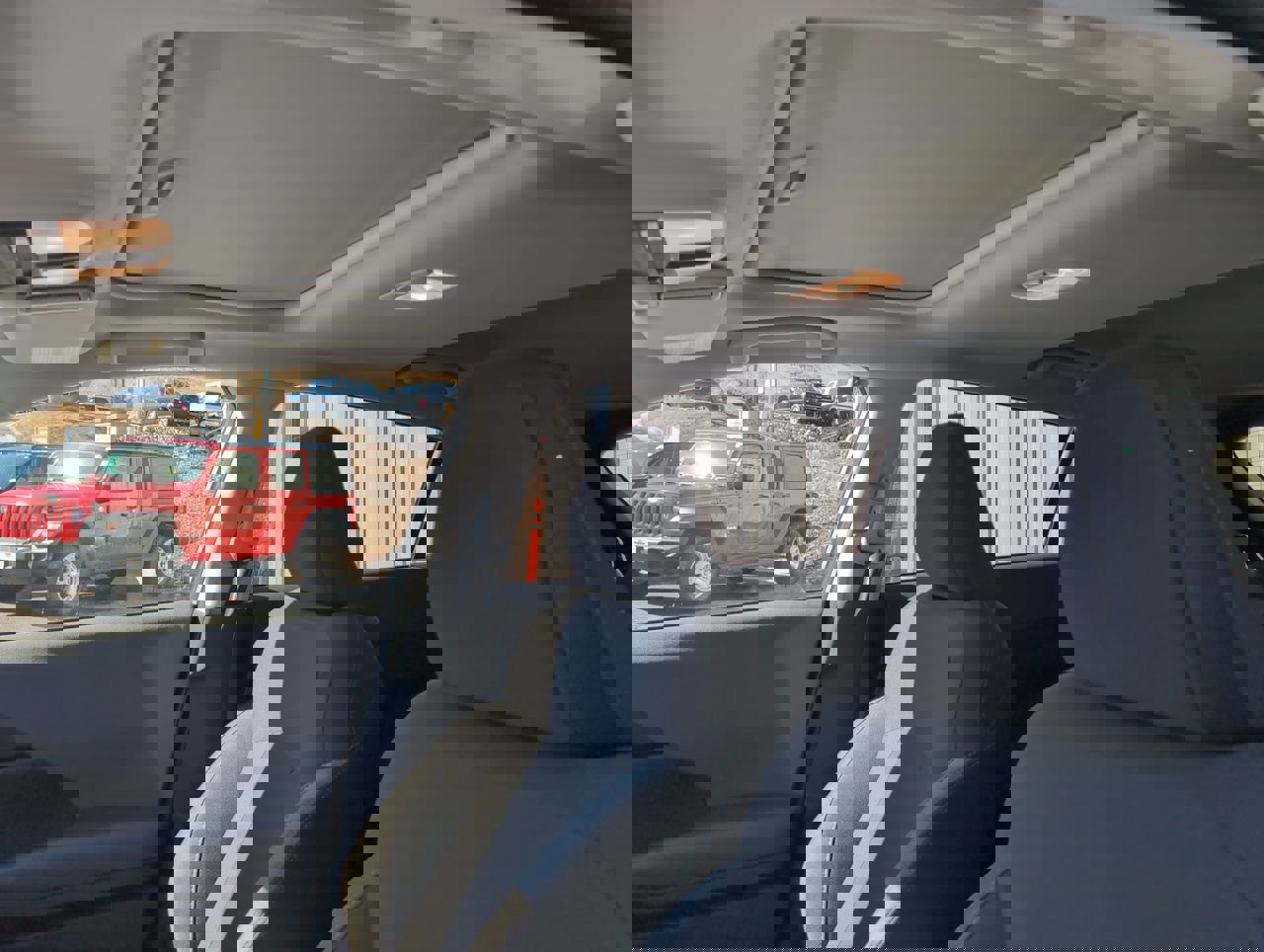 Used 2025 Subaru Crosstrek 2.0i Premium image 12