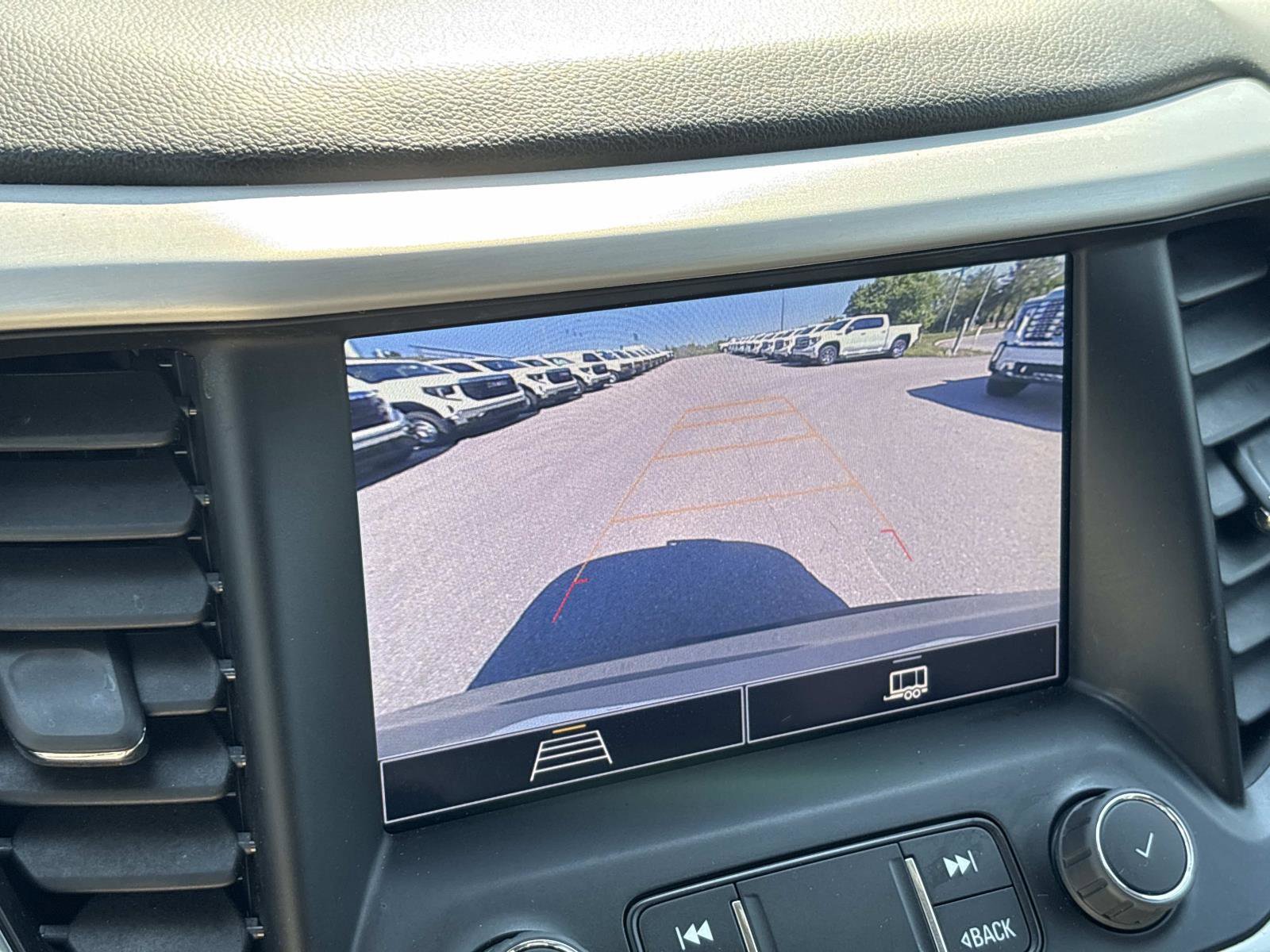 Certified 2023 GMC Acadia SLE w/ Driver Convenience Package image 20