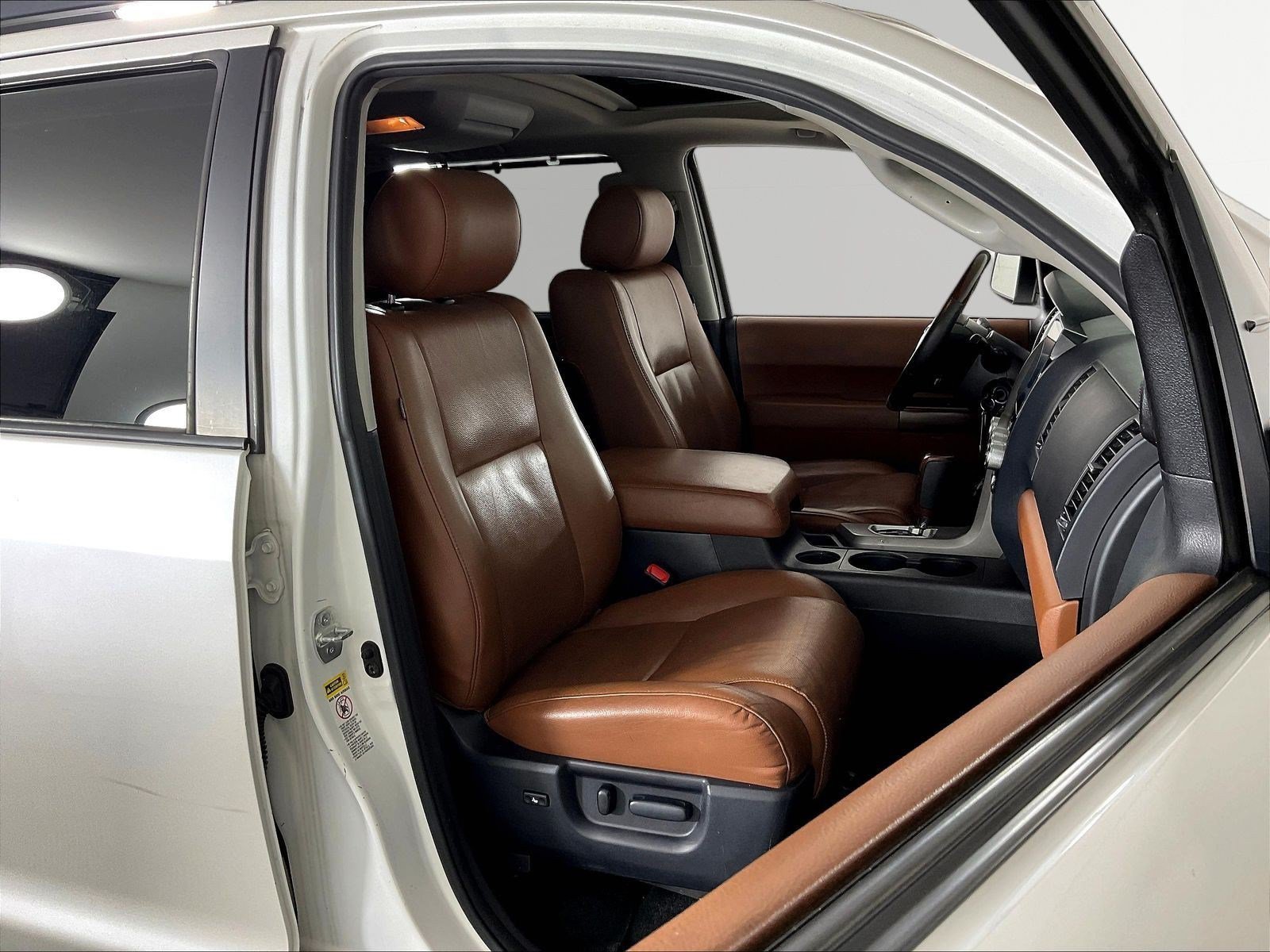 Used 2017 Toyota Sequoia Platinum RWD image 30