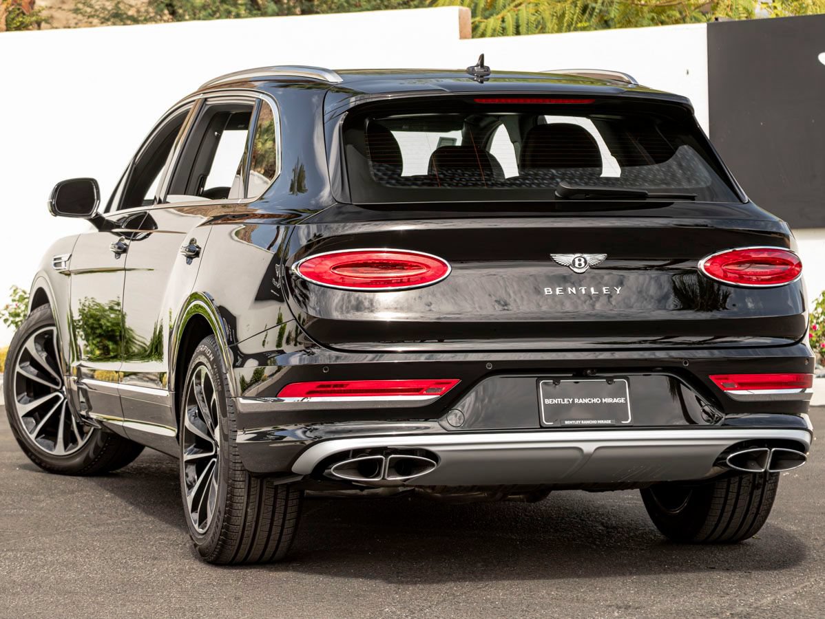 Used 2024 Bentley Bentayga Extended Wheelbase AWD/4WD image 3