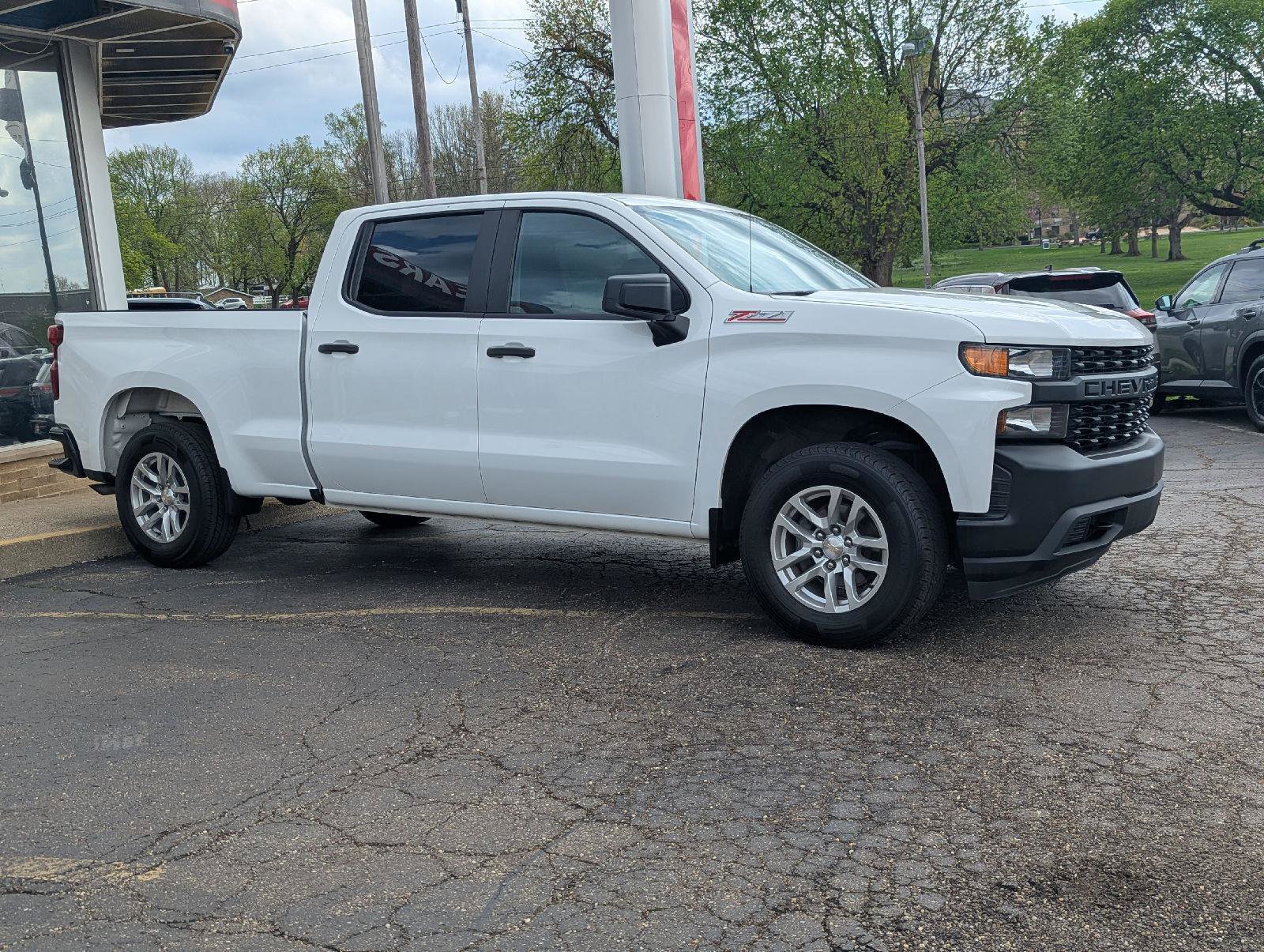Used 2022 Chevrolet Silverado 1500 W/T w/ WT Value Package AWD/4WD image 2