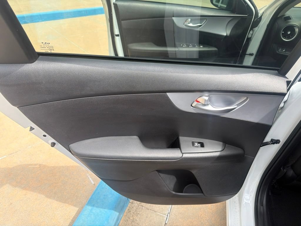 Used 2024 Kia Forte LXS w/ LXS Technology Package FWD image 31