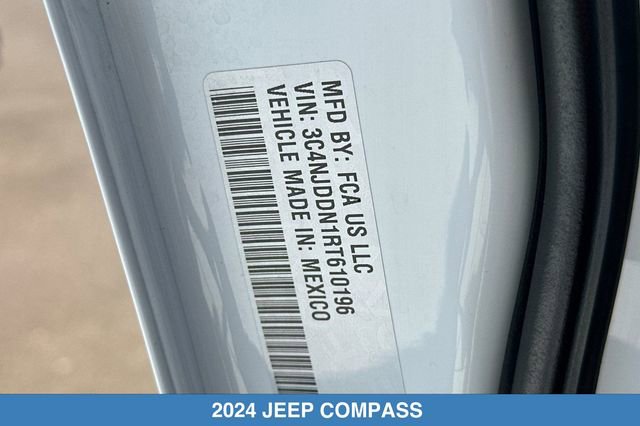 Used 2024 Jeep Compass Trailhawk AWD/4WD image 32