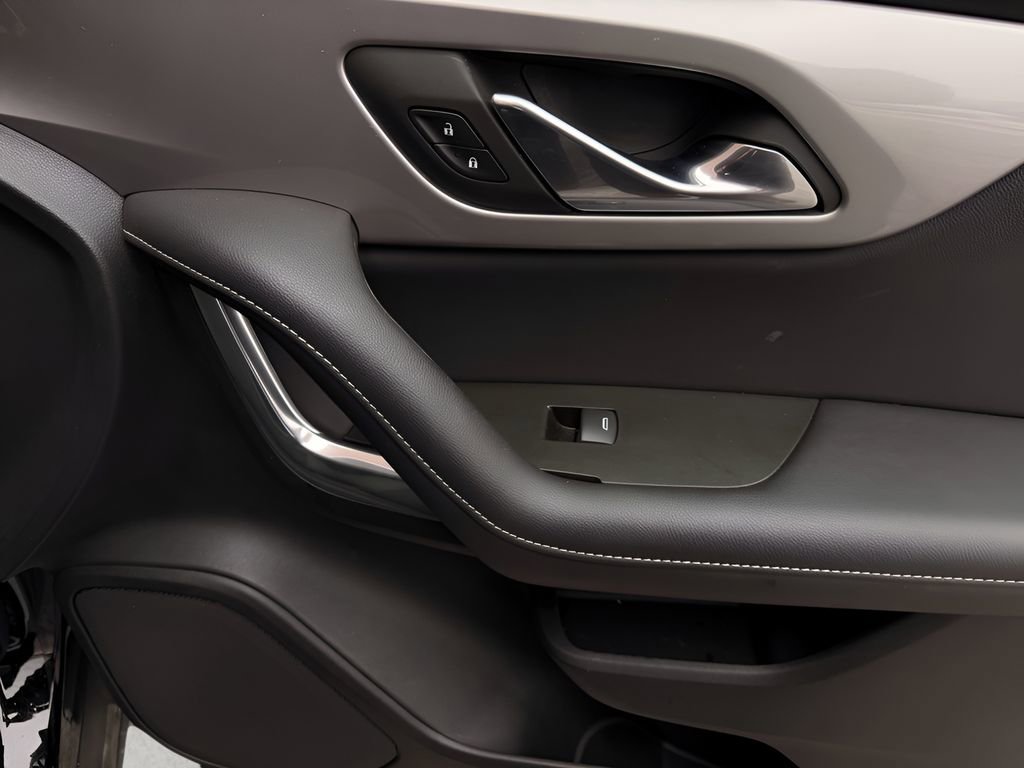 Used 2023 Chevrolet Blazer LT w/ Midnight/Sport Edition image 33