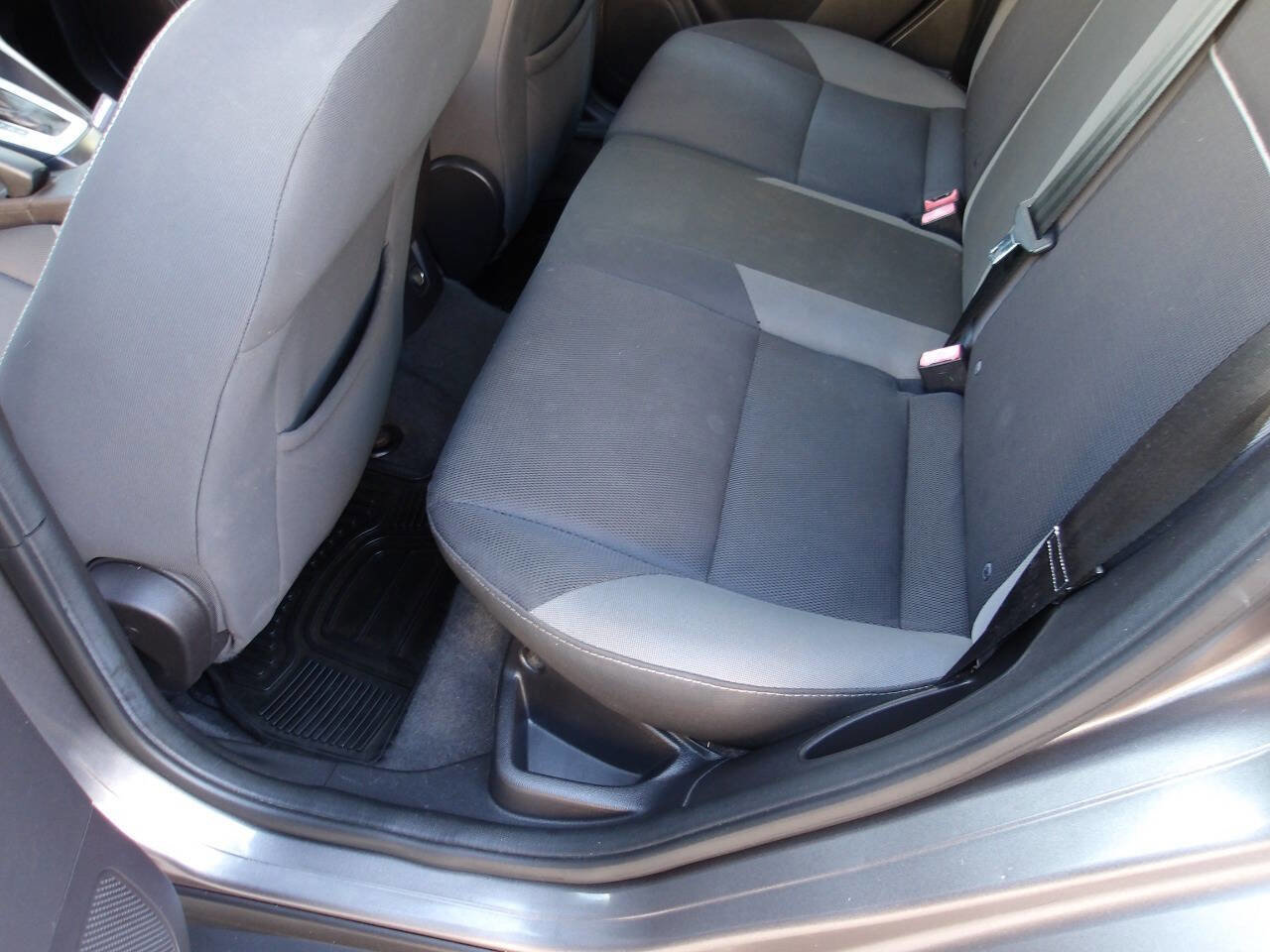 Used 2014 Ford Focus SE w/ SE Winter Package FWD image 22