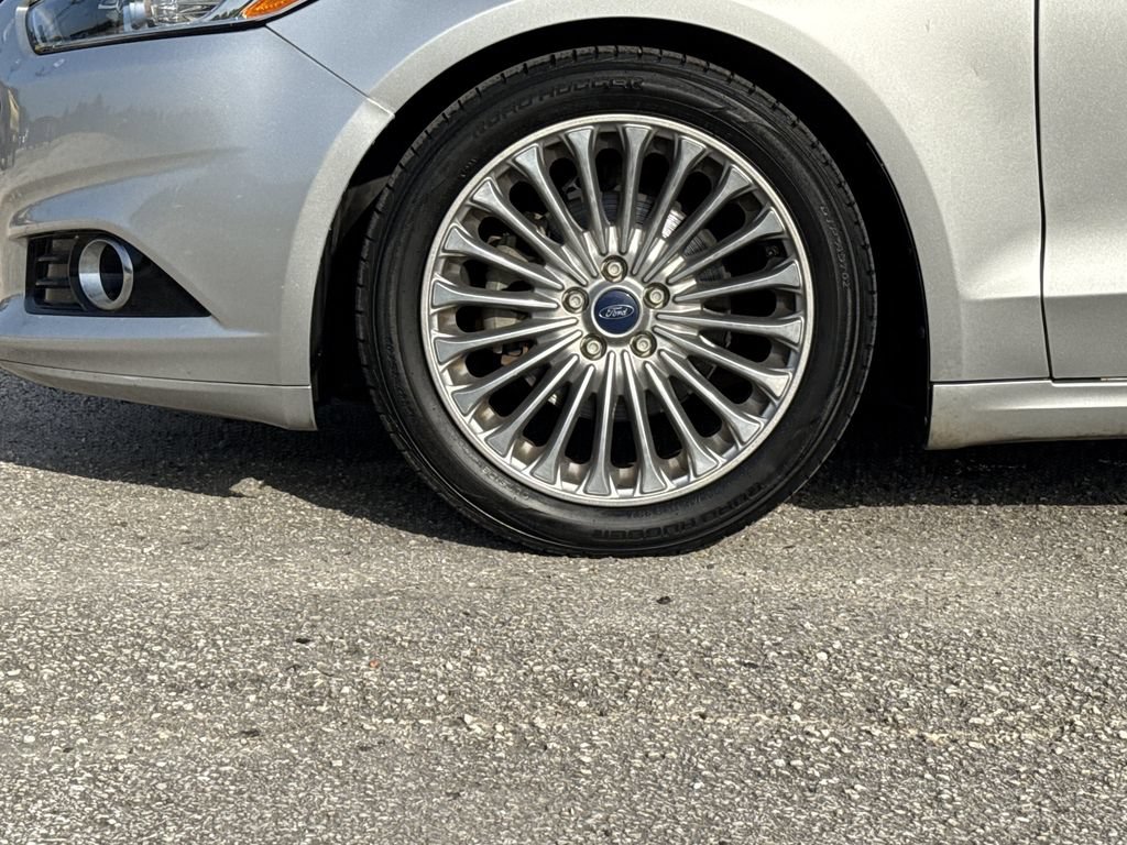 Used 2016 Ford Fusion Titanium FWD image 13